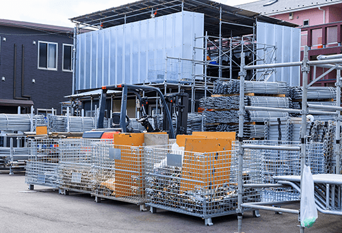 三万平米以上の足場資材を自社保有